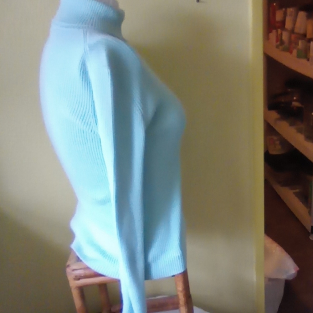 Sweater - Picture 2 of 3